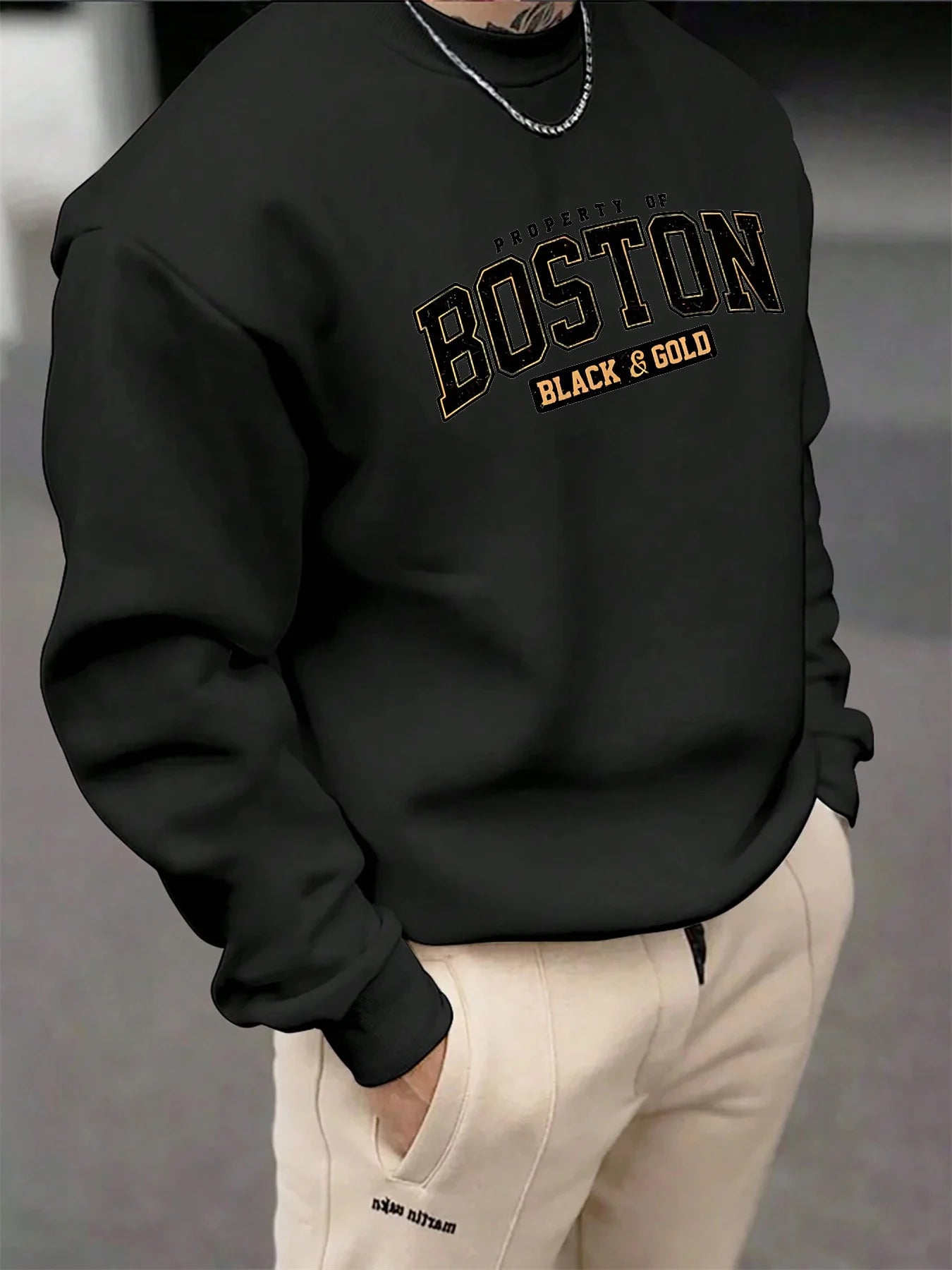 Men's autumn and winter fashionable casual loose Boston black golden letter graphic fleece long sleeved round neck sweatshirt