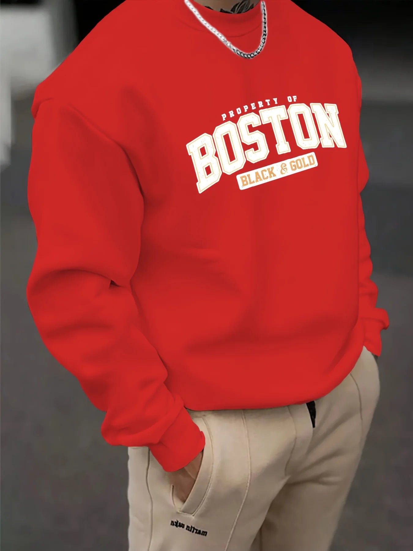 Men's autumn and winter fashionable casual loose Boston black golden letter graphic fleece long sleeved round neck sweatshirt