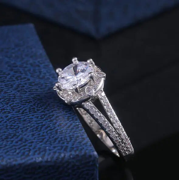 Simple Women's Zircon Ring - LAZADA Brand